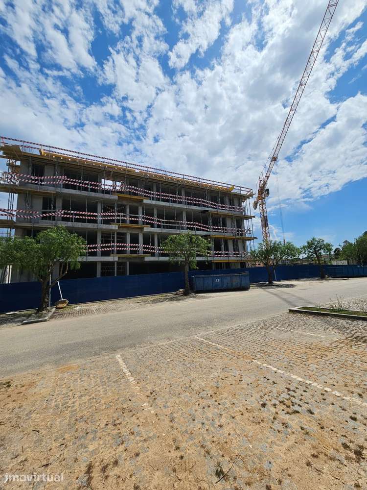 T2 Office Novo Último Piso c/ Lugar de Garagem em Oliveira do Douro - Grande imagem: 5/38
