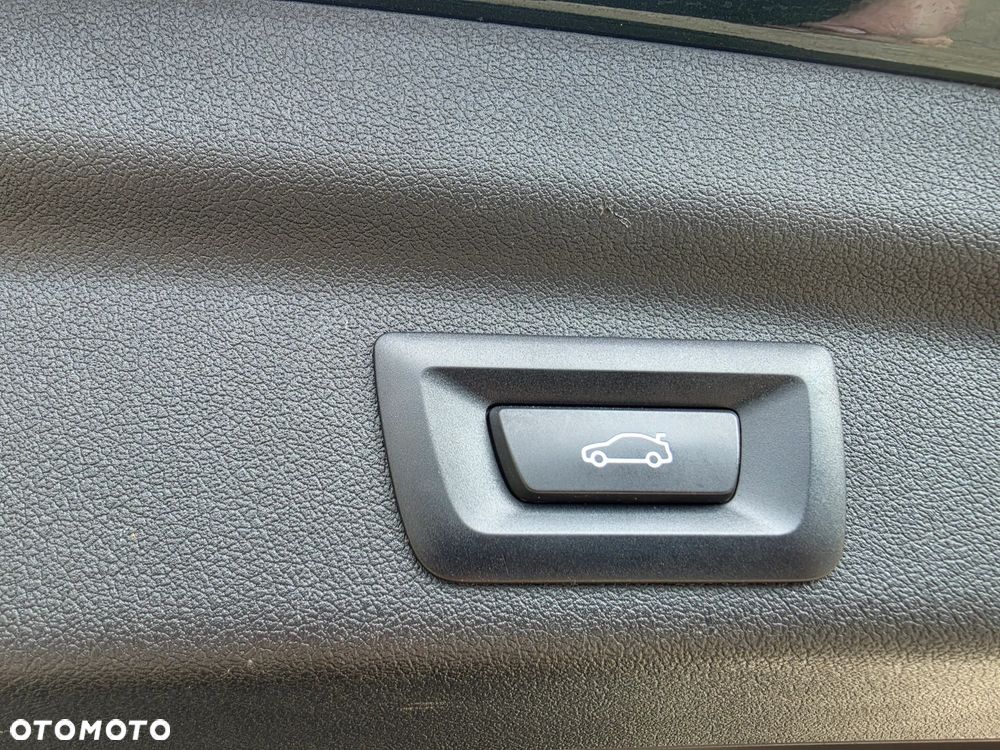 BMW Seria 2 218i Advantage - 23