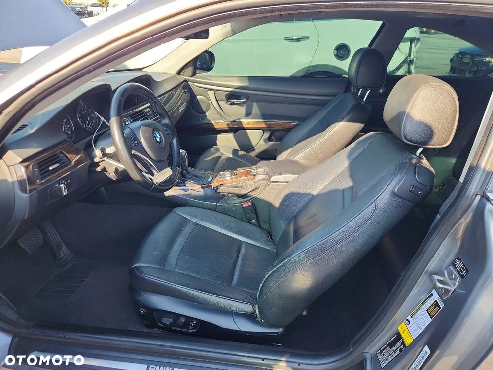 BMW Seria 3 335i Luxury Line - 8