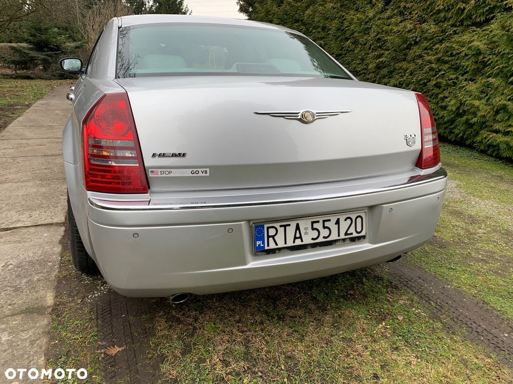 Chrysler 300C 5.7 V8 HEMI Automatik - 8