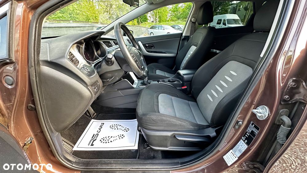 Kia Ceed 1.6 GDI ISG Platinum Edition - 19