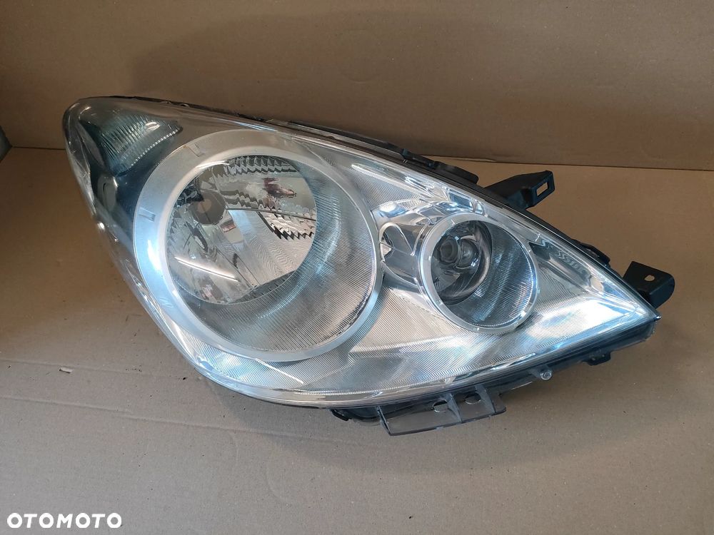 NISSAN NOTE I LIFT 10- LAMPA PRAWY PRZÓD ANGLIA UK - 2