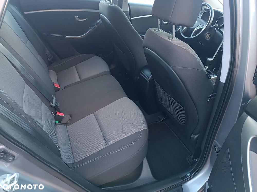 Hyundai i30 1.6 CRDi Blue Comfort - 28