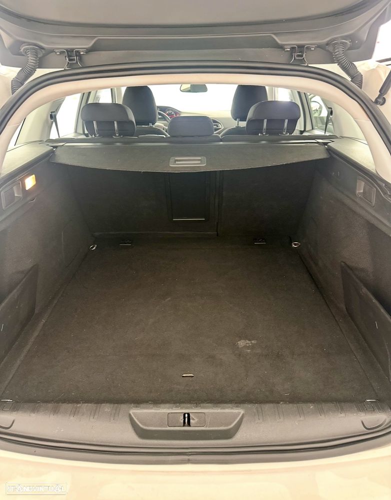 Peugeot 308 SW BlueHDi 120 EAT6 Stop & Start Allure - 16