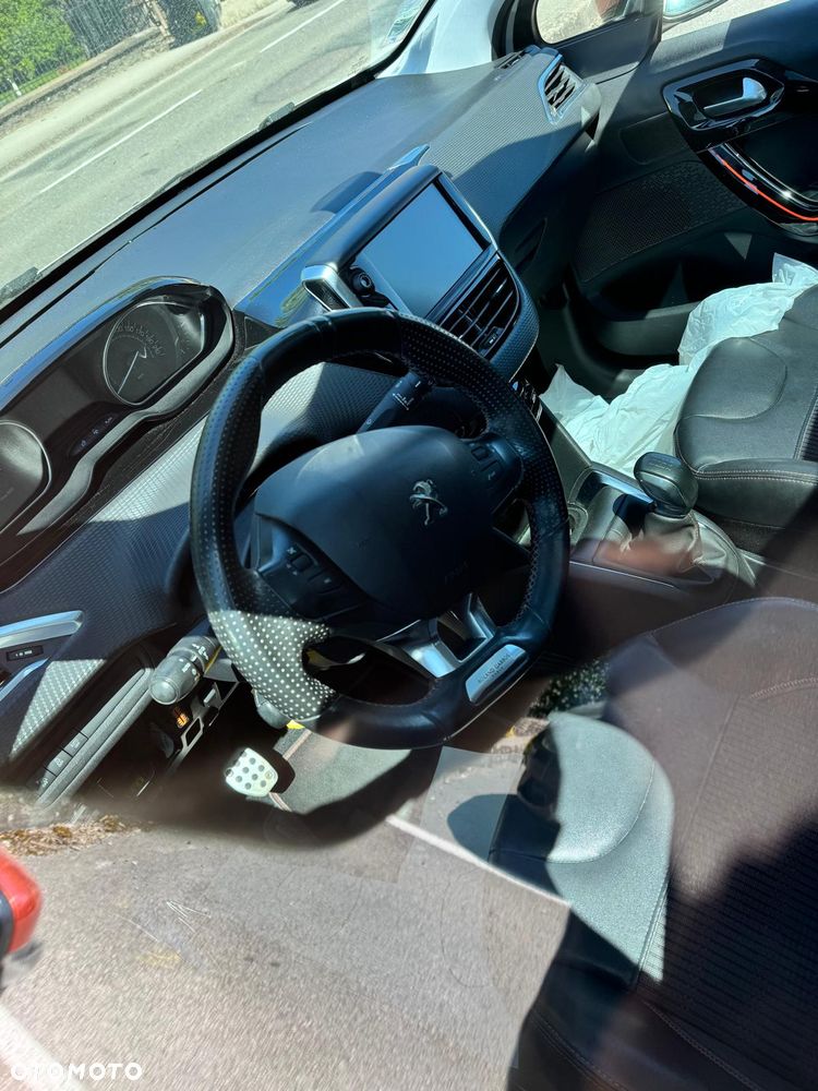 Peugeot 208 - 7