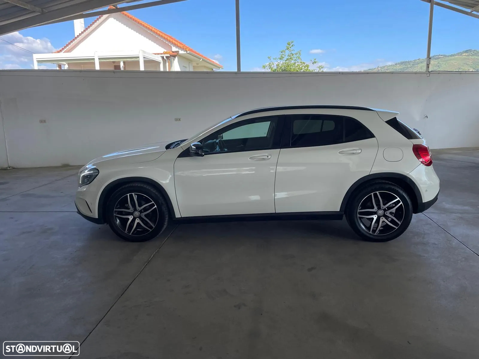 Mercedes-Benz GLA 200 CDI 4Matic 7G-DCT Edition 1 - 2