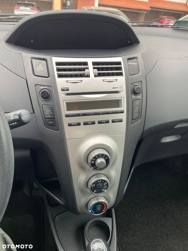 Toyota Yaris 1.0 VVT-i Luna - 9