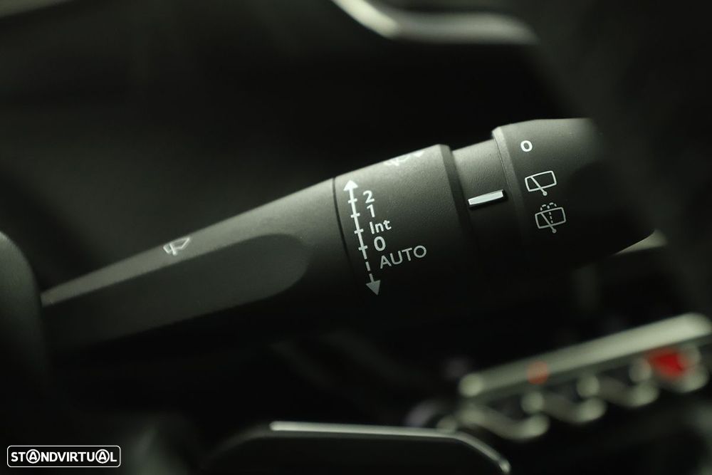 Peugeot 2008 1.2 PureTech Allure - 20