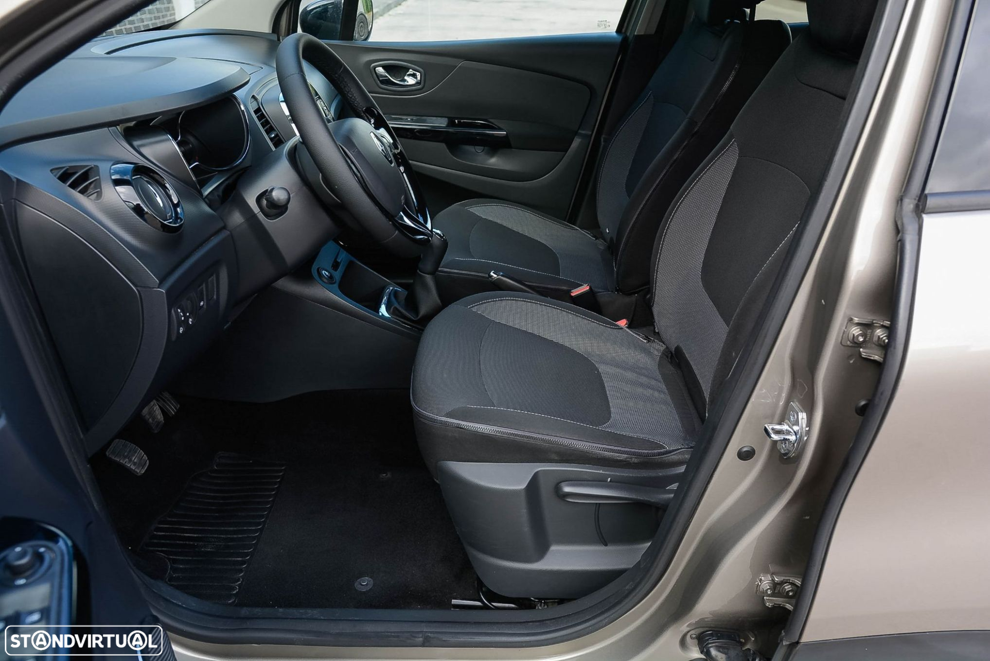 Renault Captur 0.9 TCE Sport - 26