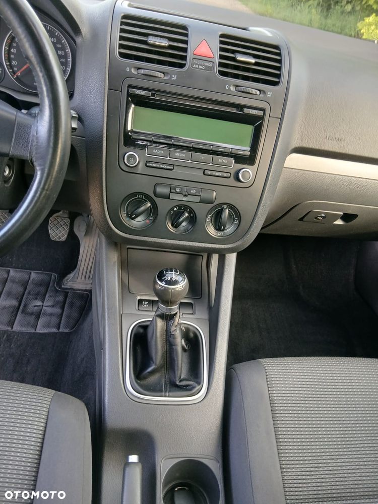 Volkswagen Jetta 1.9 TDI Sportline - 12