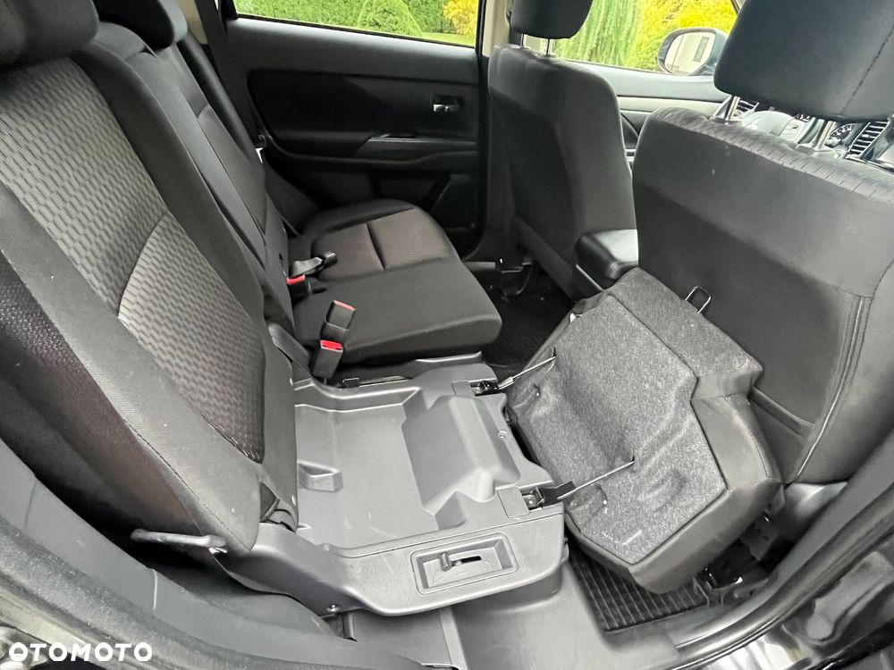 Mitsubishi Outlander 2.0 Intense + - 39