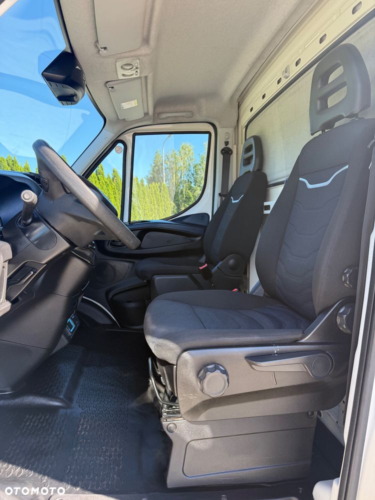 Iveco DAILY - 18
