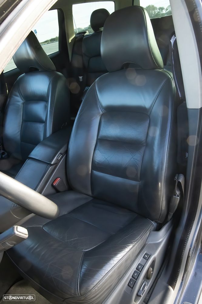 Volvo V70 2.4 D5 Nivel 3 Geartronic - 26