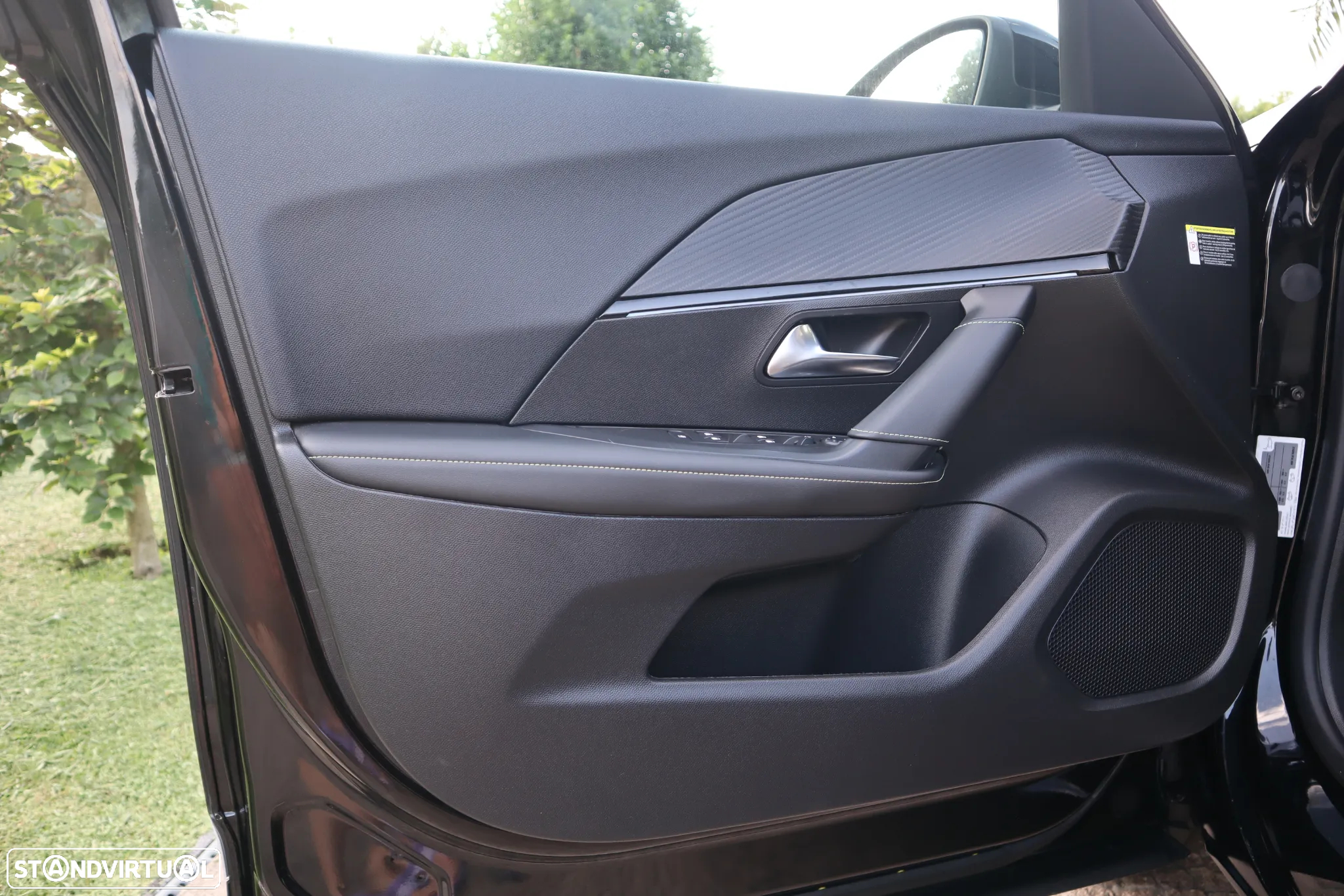 Peugeot e-2008 50 kWh GT Pack - 16