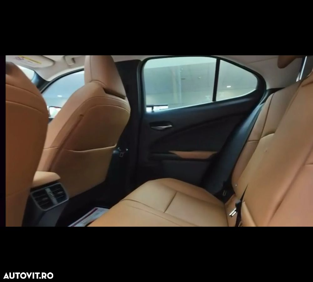 Lexus UX 250h 2.0L HEV 20H- (178 HP) 4X4 CVT Luxury - 15