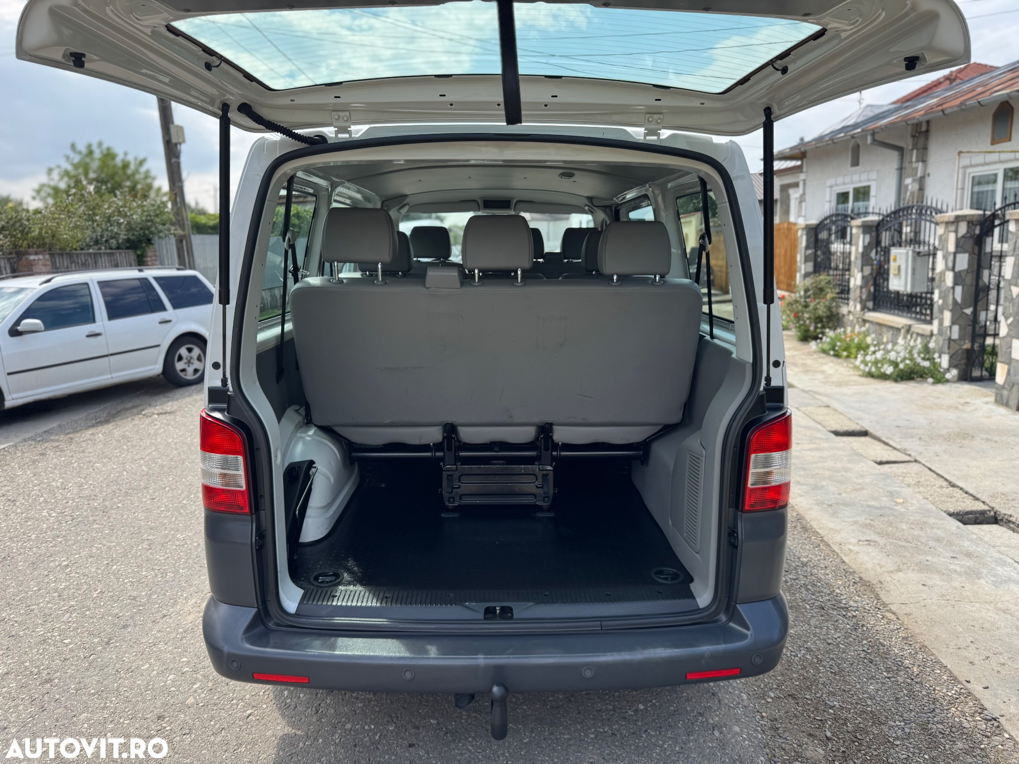 Volkswagen Transporter - 8