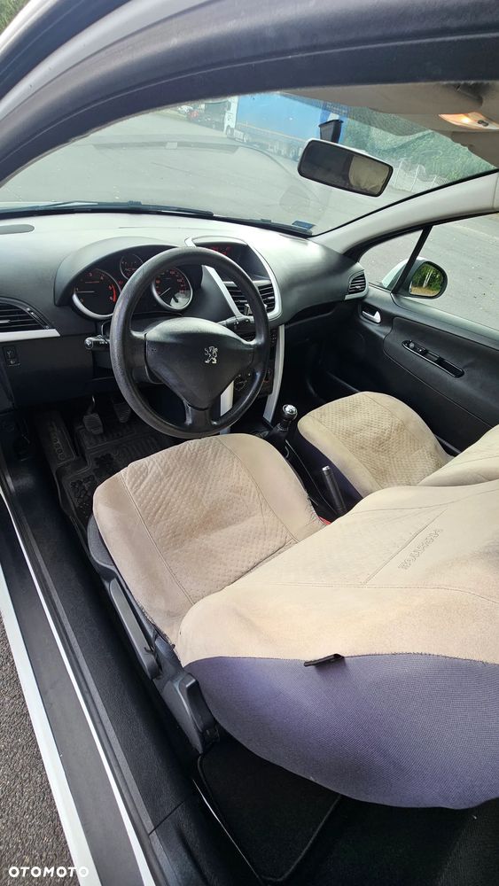 Peugeot 207 90 HDi FAP (Blue Lion) Filou - 5