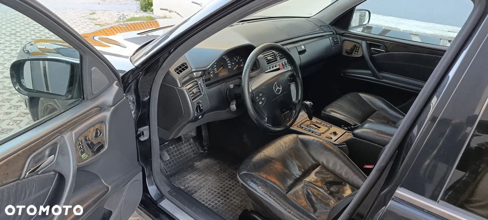 Mercedes-Benz Klasa E - 12