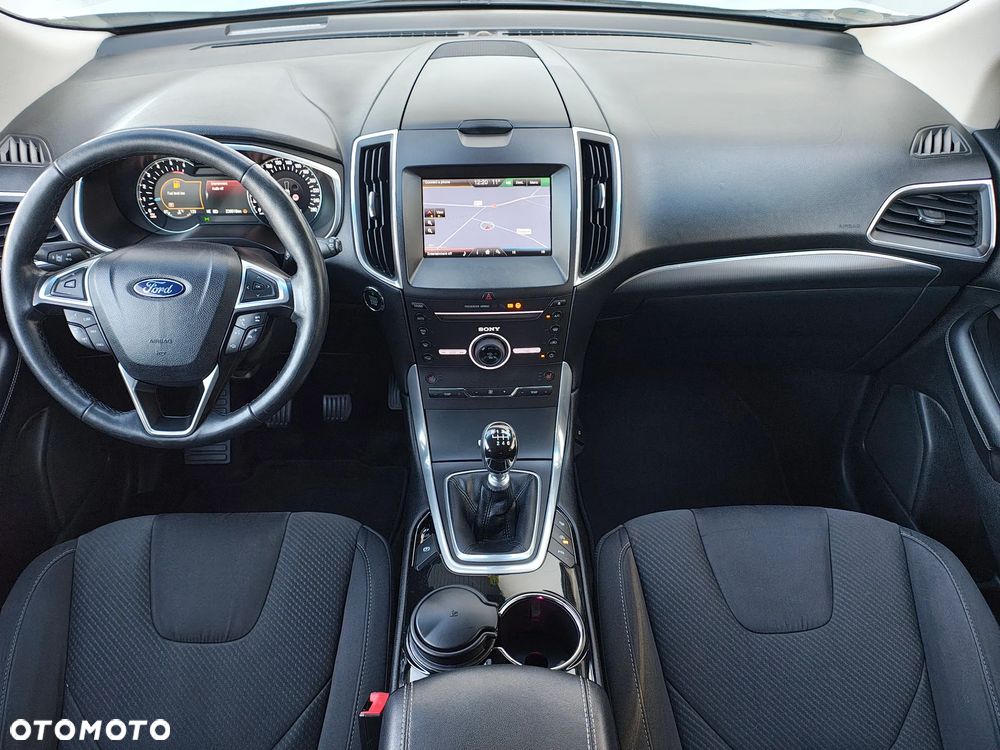 Ford Edge 2.0 TDCi 4x4 Titanium - 34