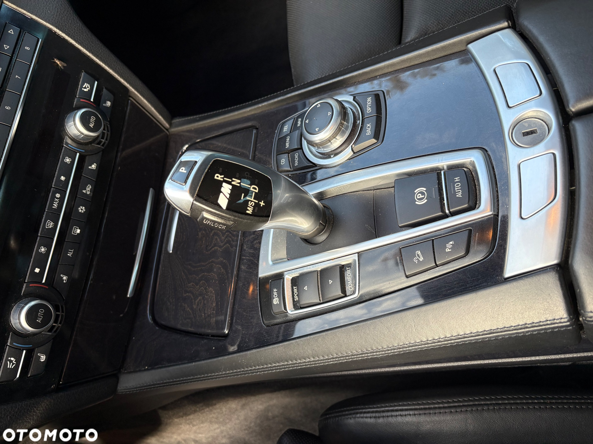 BMW Seria 7 750i L xDrive - 17
