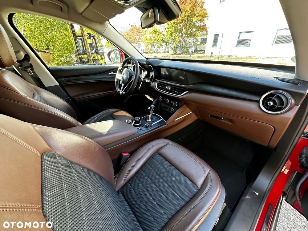 Alfa Romeo Stelvio - 17
