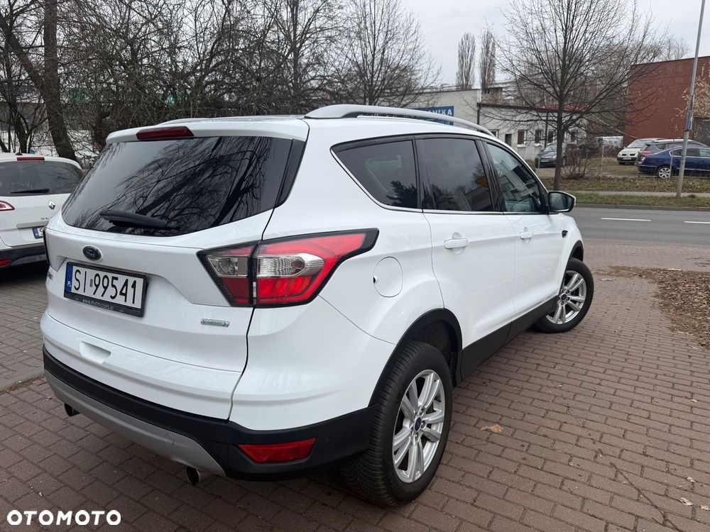 Ford Kuga - 10