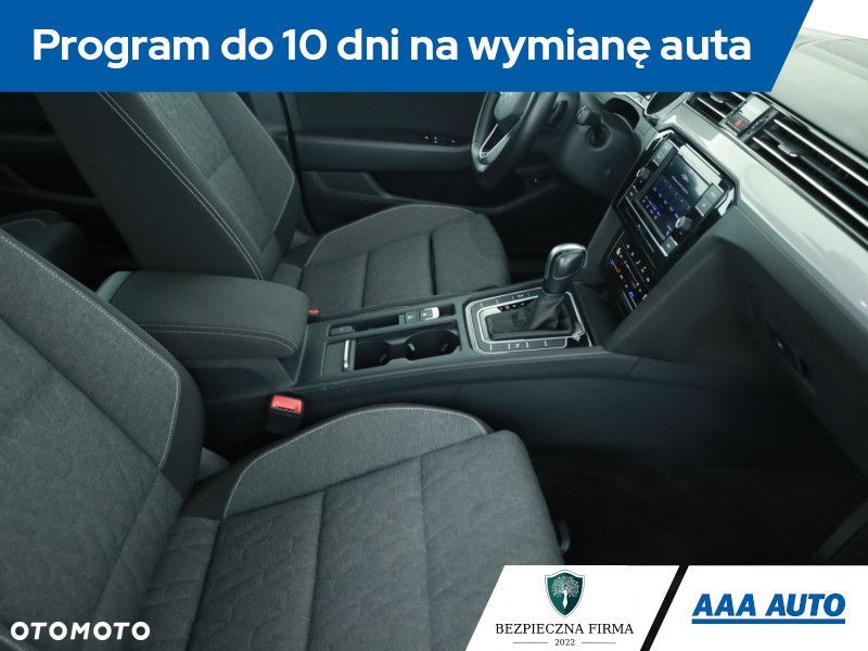 Volkswagen Passat Variant - 9