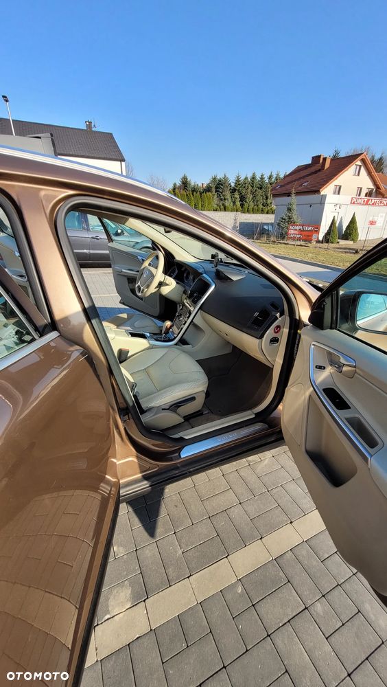 Volvo XC 60 D5 AWD Summum - 9