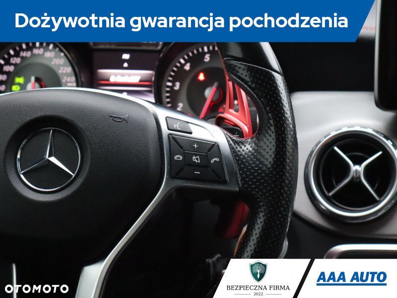 Mercedes-Benz GLA - 20