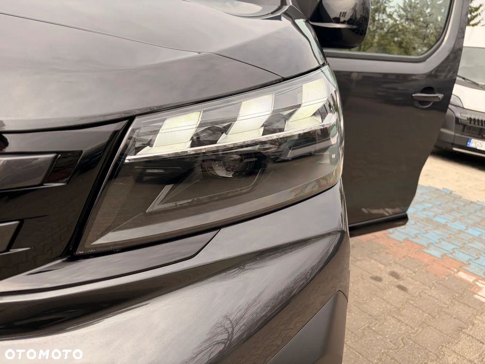 Peugeot Traveller 2.0 BlueHDi Long Business EAT8 - 11