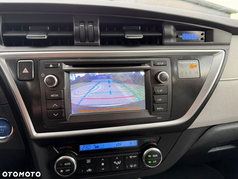 Toyota Auris - 11