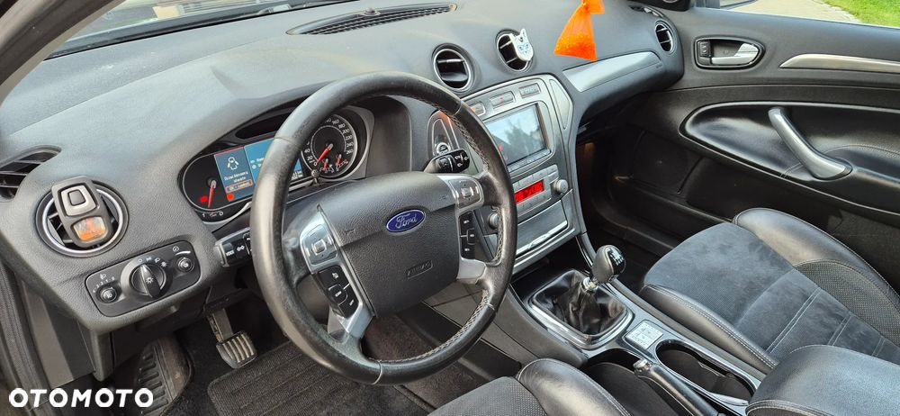 Ford Mondeo 2.2 TDCi Ghia - 12