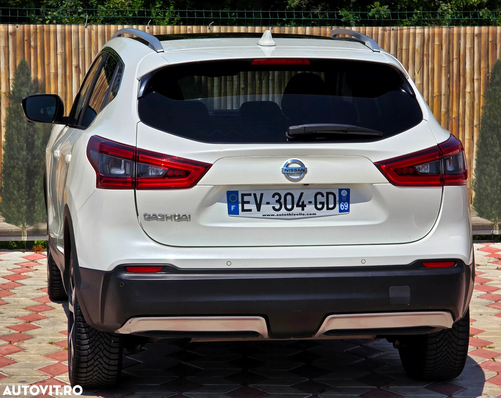 Nissan Qashqai 1.5 DCI Start/Stop N-Connecta - 11