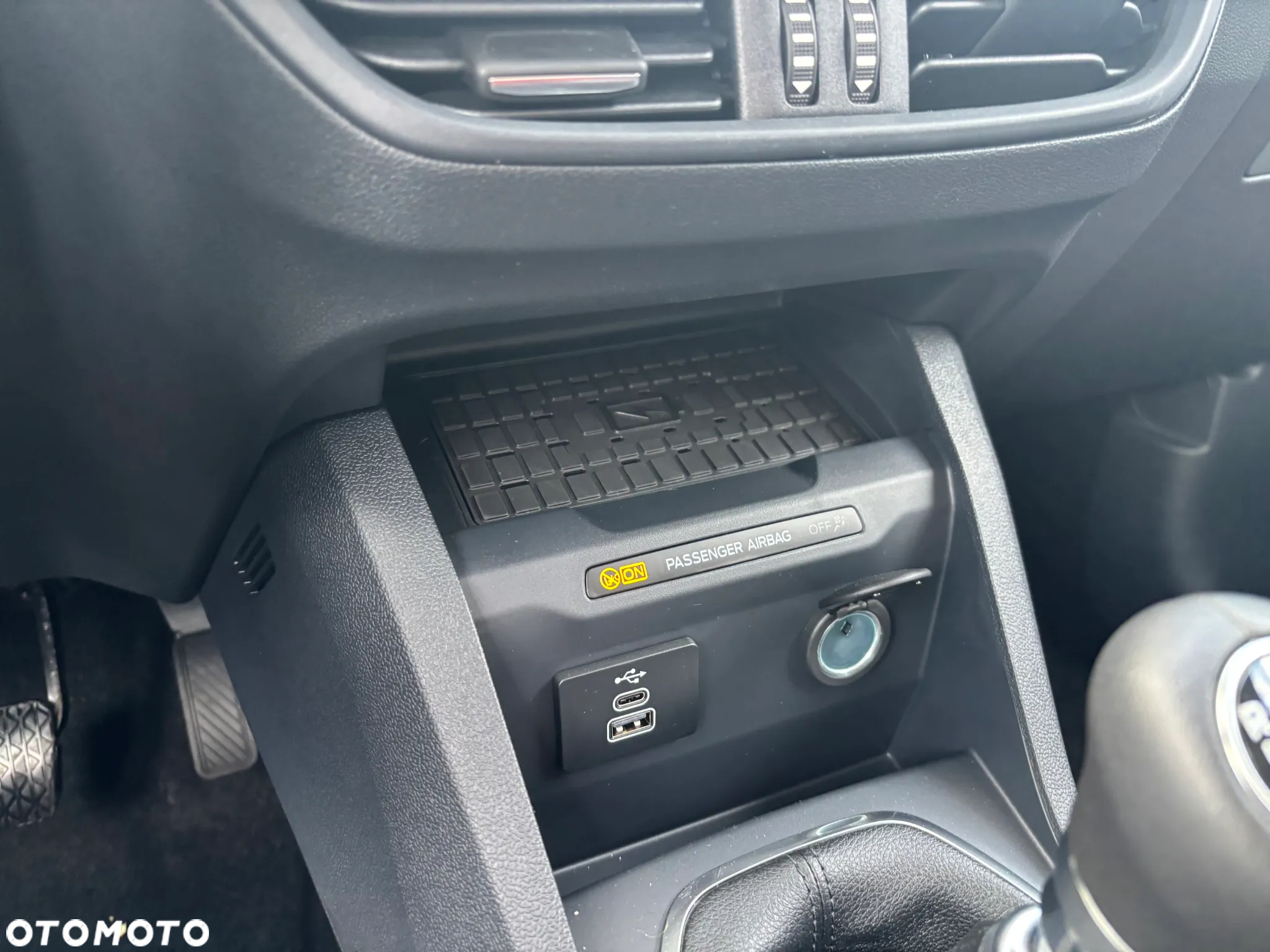 Ford Tourneo Courier - 15