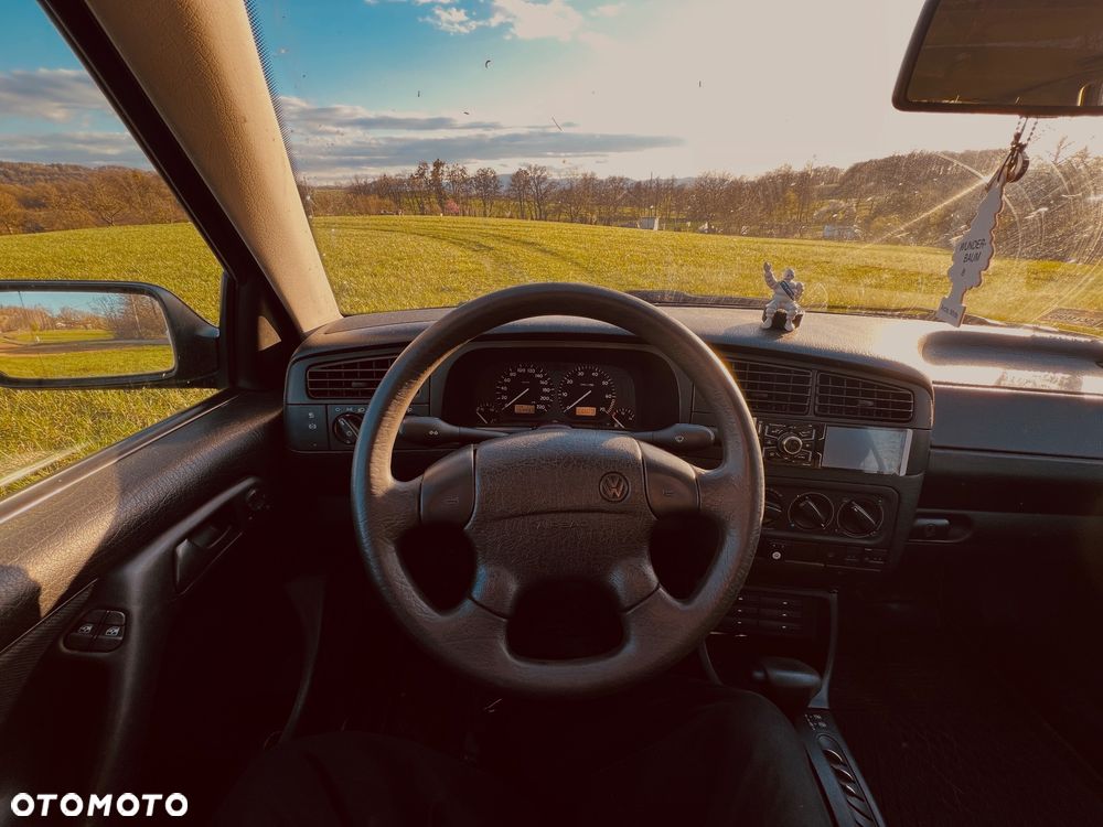 Volkswagen Golf - 3