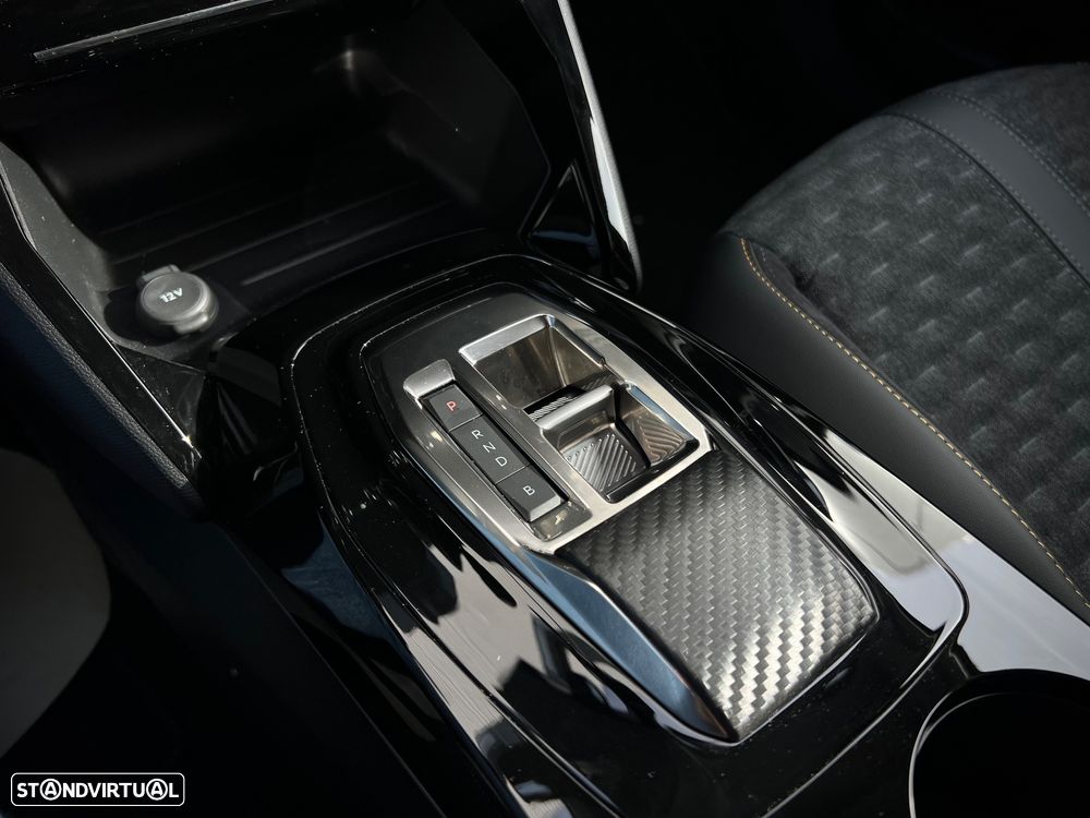 Peugeot e-2008 Allure Pack - 11