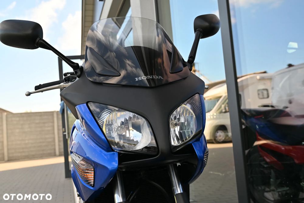 Honda CBF - 38