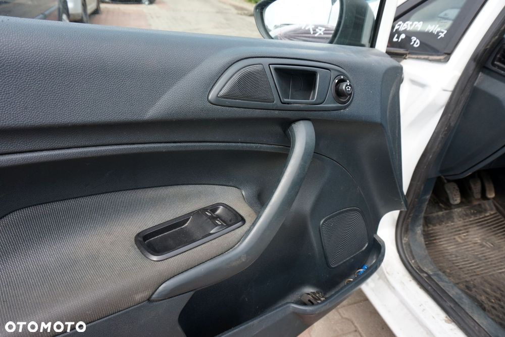 DRZWI PRZEDNIE LEWE FIESTA VI MK6 VII MK7 3D HB H9  BIAŁY FORD 2008-2017 - 9