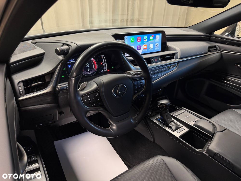 Lexus ES 300h Business Edition + - 4