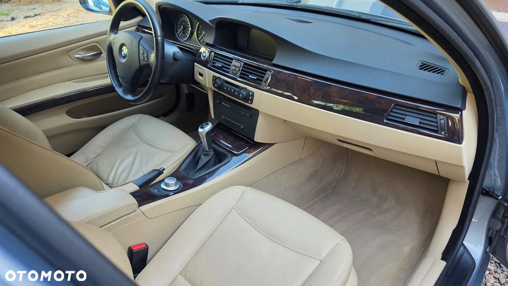 BMW Seria 3 318i - 18
