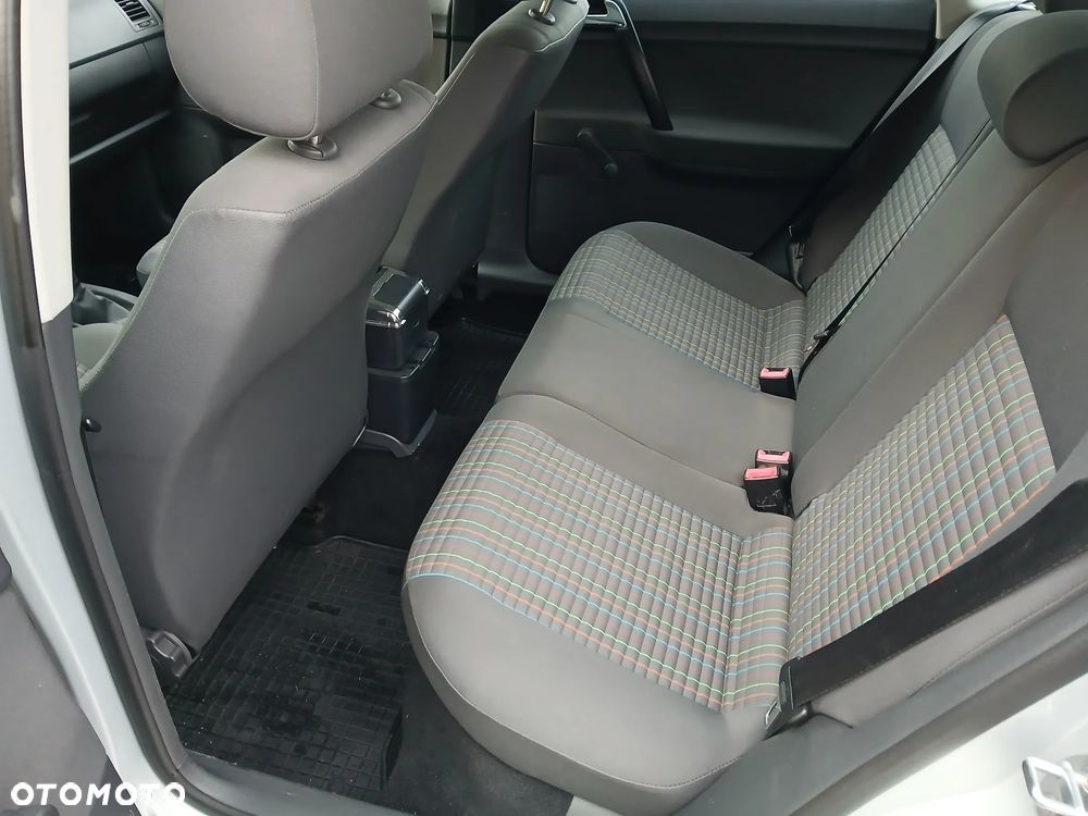 Volkswagen Polo 1.2 Entry - 23