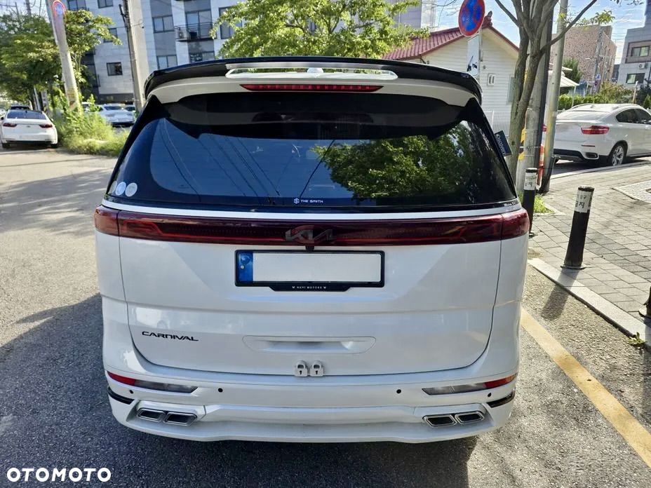 Kia Carnival - 5