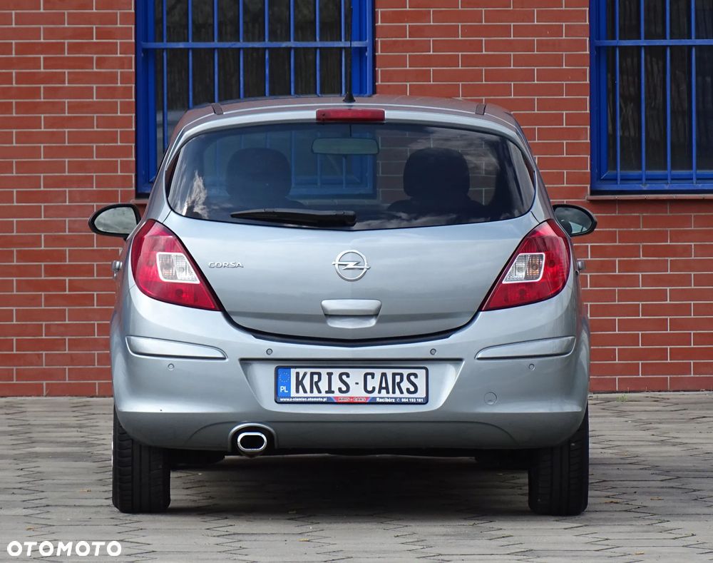 Opel Corsa 1.4 16V Cosmo - 12