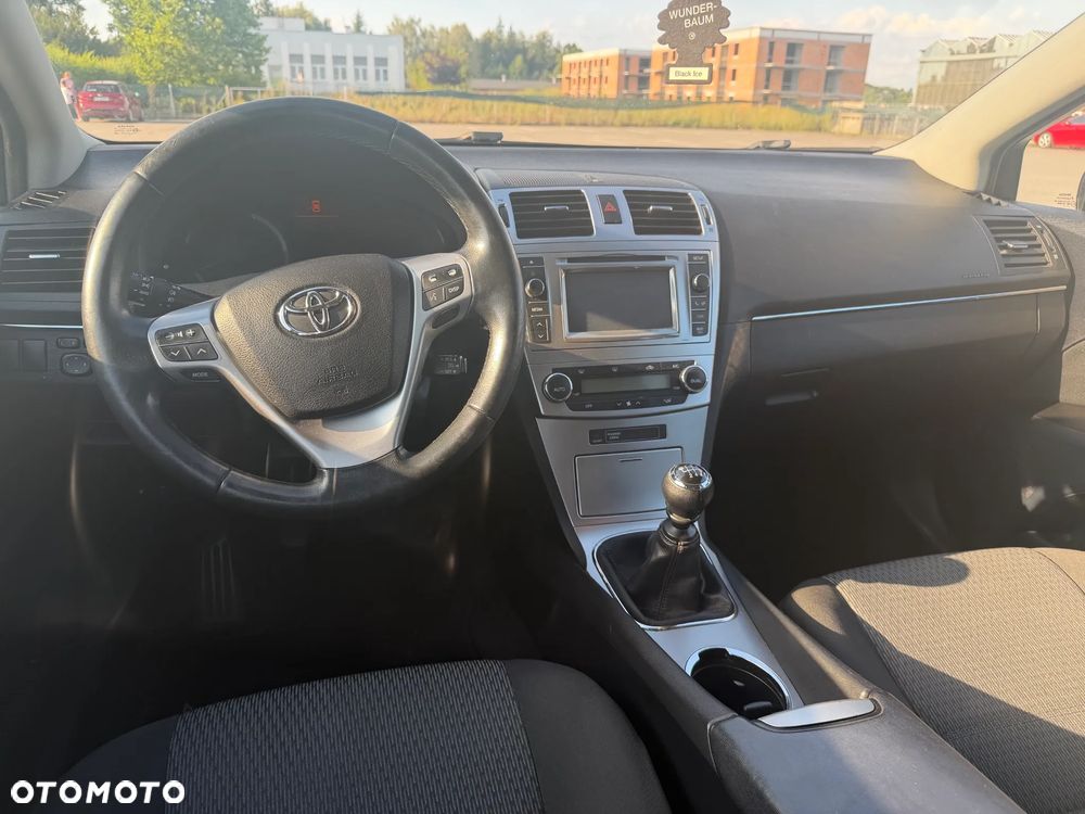 Toyota Avensis - 9