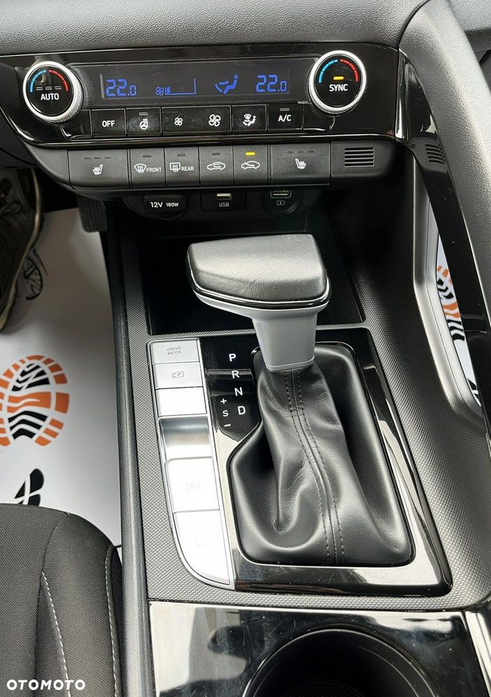 Hyundai Elantra 1.6 Smart CVT - 18