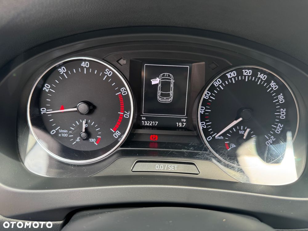 Skoda RAPID 1.2 TSI (Green tec) Joy - 25