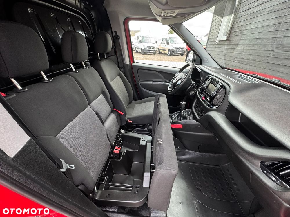 Fiat DOBLO  1,6 *  L1H1 #3 Osoby#  AUTO Z PEŁNĄ HISTORIĄ SERWISOWĄ * W 100% Nie Malowany Oryginalny Lakier * Tempomat * Faktura 23% # VAT-1 Auto Kupione w ASO Fiata * Gwarancja  * Bardzo oszczędny i dynamiczny silnik * Klimatyzacja* Tempomat * MP3 * Bluetooth * Czujniki Parkowania * - 20