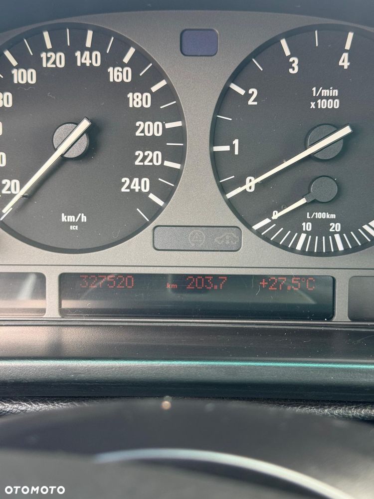 BMW Seria 5 528i - 13