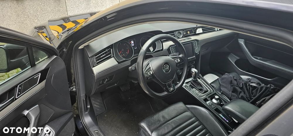 Volkswagen Passat 2.0 TDI Bi-Turbo BMT 4Mot Highline DSG - 4