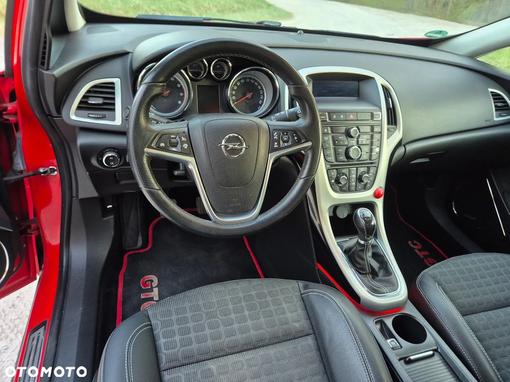 Opel Astra 1.6 T Cosmo - 19